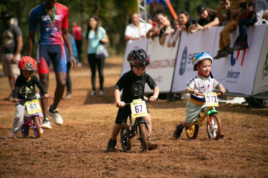 54596118626_be32100105_k